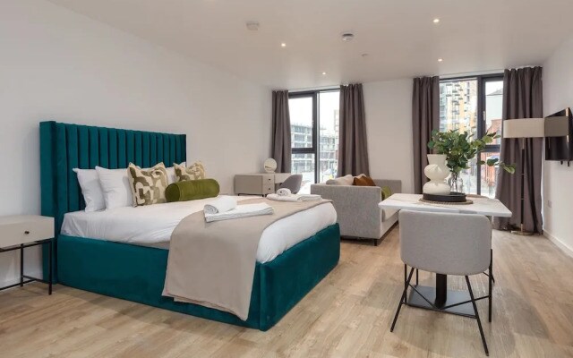 Deluxe Manchester Studio