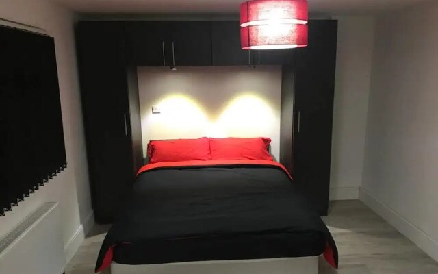 OYO Butlers Hotel