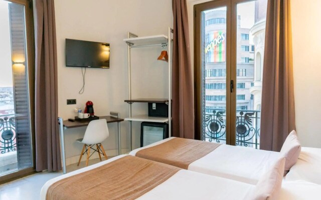 Hostal Gran Via 44