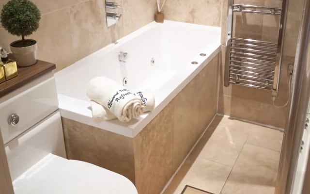 Lux Aparts Huddersfield Central
