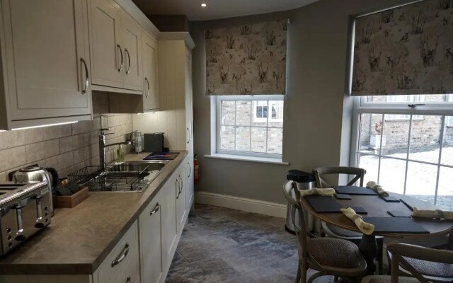 Franklins Apartments
