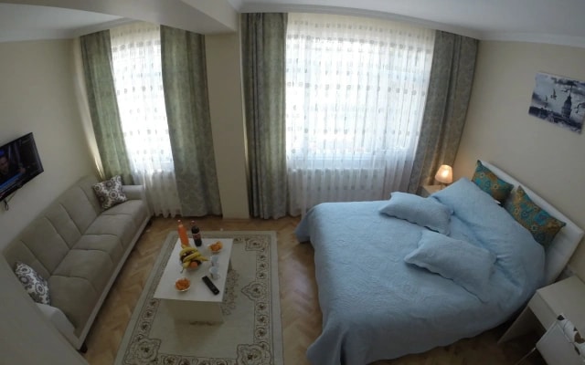 Atam Hotel & Suites