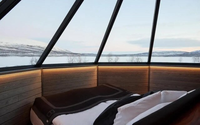 Arctic Land Glass Igloos