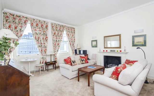 Classic South Kensington Home with Balcony