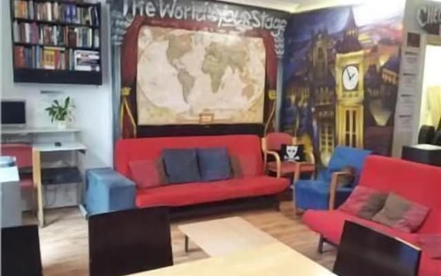 Central Hotel - Hostel