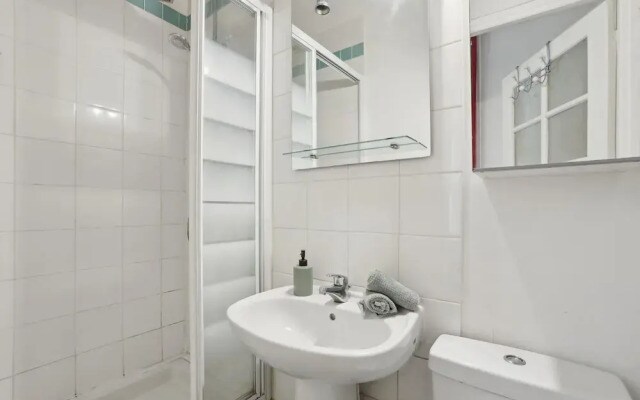 Chic 1BR by Châtelet & Louvre