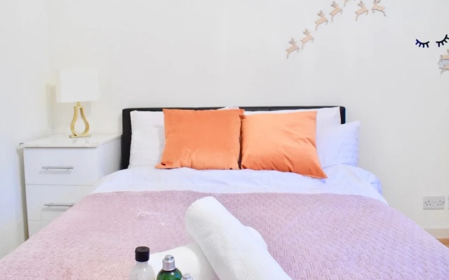 1 Bedroom Apartment With Garden in Mudchute