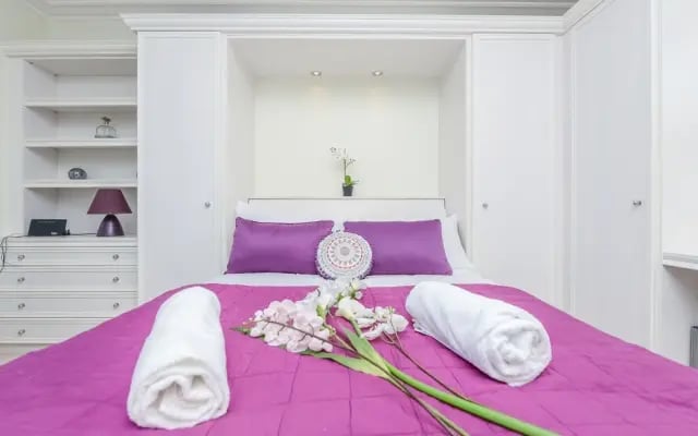945 - Point west - Studio Apartment