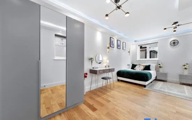 Luxury 1-Bed Apt | 7 Mins to London Eye + Terrace