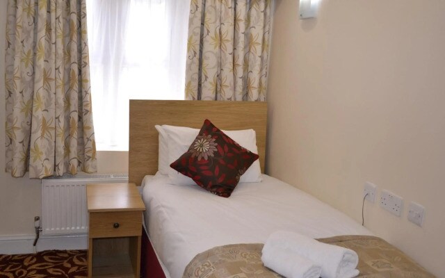 Cranbrook Hotel