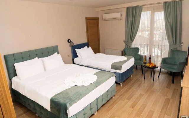 Loss Hotel