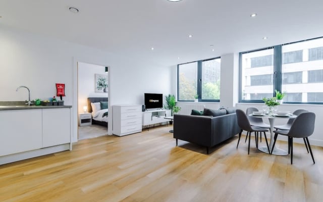 NEW Stylish Apartment Amazing Location Sleeps 4
