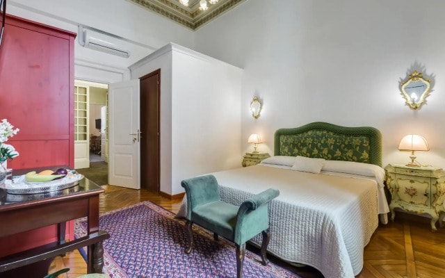 Affreschi Su Roma Luxury B&B