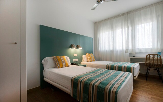 Yomo Hostal BCN Port