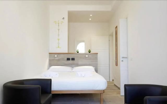 Raffaela's Suite & Rooms