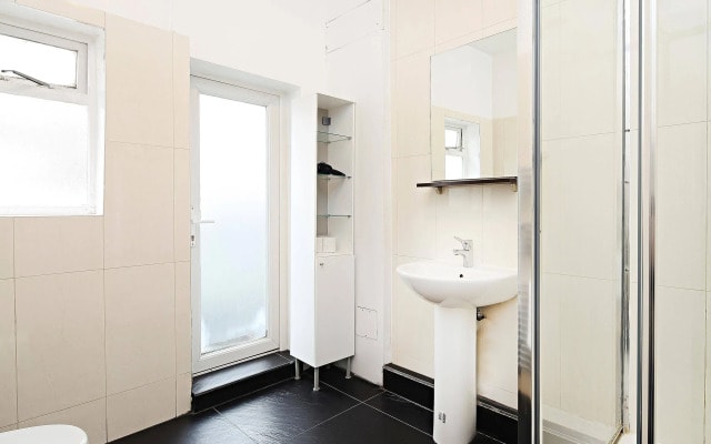 Zoly Apartment - Se1 London