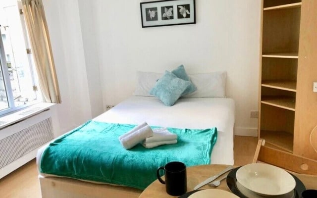 HFS Studio Next To Hydepark L14