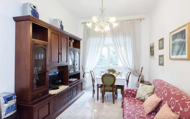 Caterina Embassy Apartment