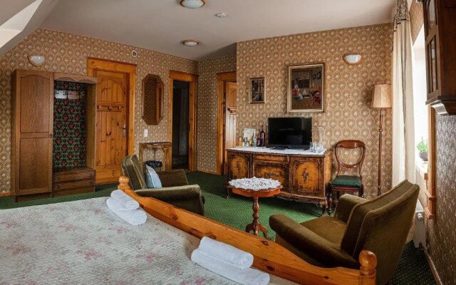 Pakruojis Manor Miller's House Hotel