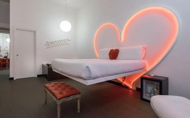 iRooms Jacuzzi Suites