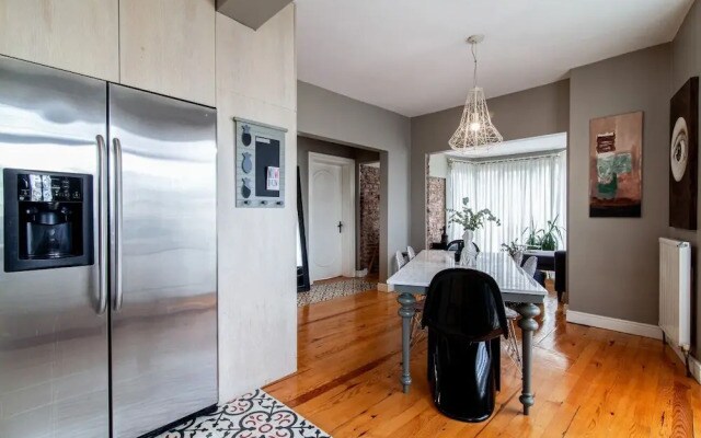 Modern Apartment with Stylish Interior in Beyoglu