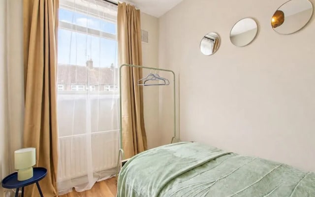 Wembley Garden Retreat 4BR Sleeps 7 Near Station