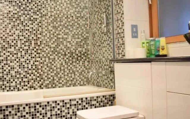 Spacious 1 Bedroom Flat in Central London