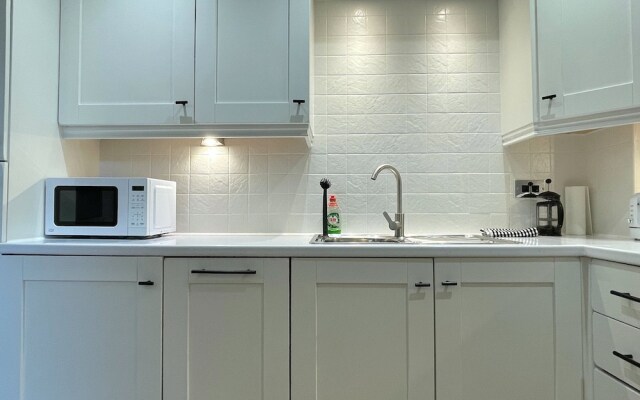 Modern 1 Bed Flat in Barnsley