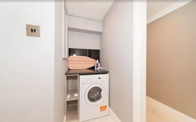 Newly Refurbished Flat Hyde Park London