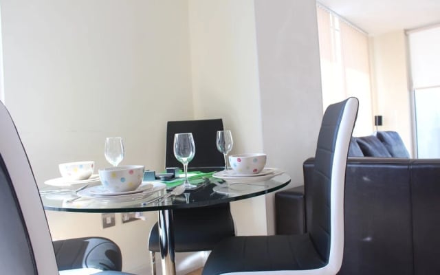 South Quay Apartment Two
