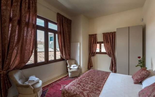 Ca' Longo Palace Apartments