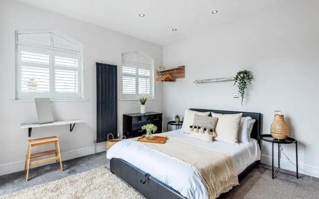 Locket Studio - Cosy Apartment with Balcony