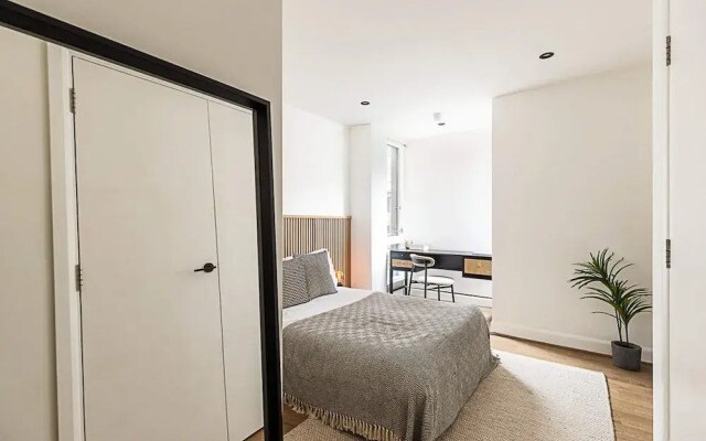 Stylish and Sleek East London Retreat