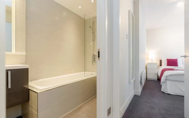 Roomspace Serviced Apartments - River House