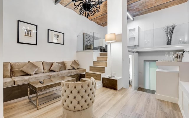 Spanish Queen Apartment