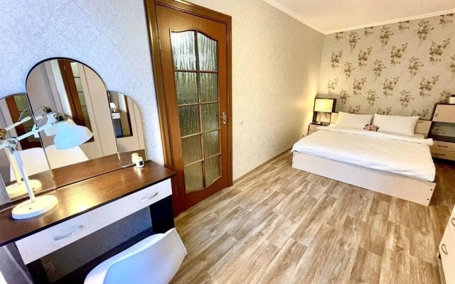 Home Hotel (Хоум Отель) на Обручева 18
