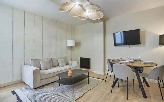 Apartment in the Center of Paris/montmartre