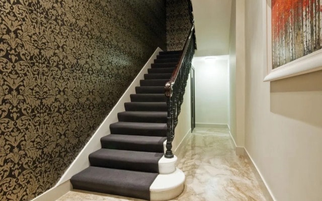 One Thirty Queensgate