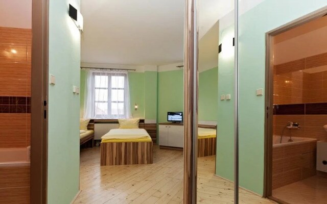 Hotel N