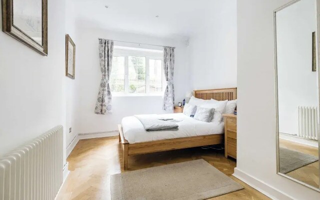 Chic Coleherne Road Garden House