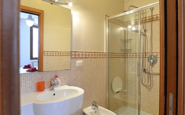 Stunning Apartment in Venezia With 2 Bedrooms and Wifi