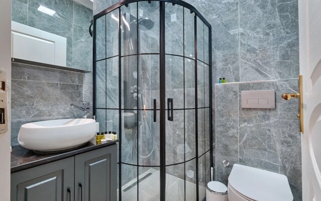 Marvelous Bright 4BR Ap in Taksim Square
