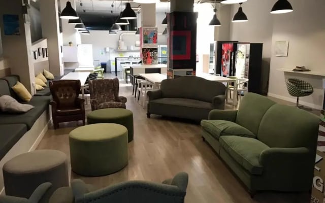 Hola Hostal Eixample - Hostel