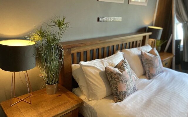 The Riverside Rooms