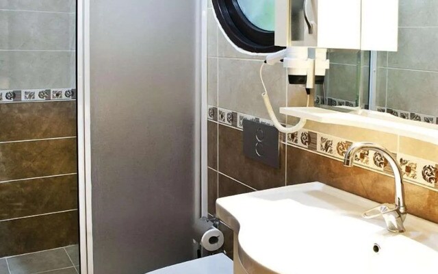 Ekim Apartments