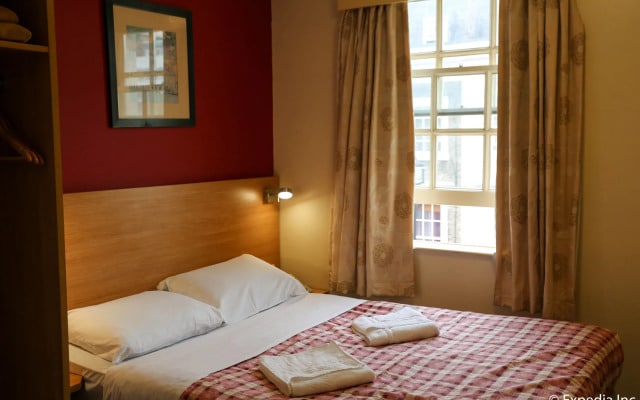 Colliers Hotel
