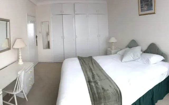 Elegant & Bright English Style 1 Bed Hyde Park