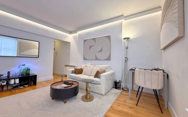 Luxurylondonstays - Cosy Mayfair Hideout on Prestigious Street