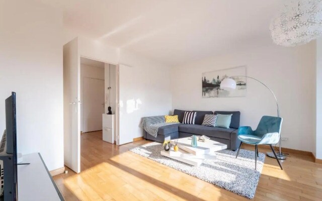 Immotovo - Suite Moderne - Paris 8 Min - Parking - Netflix