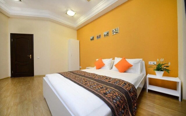 Apelsin Hotel on Sretinskiy bulvar